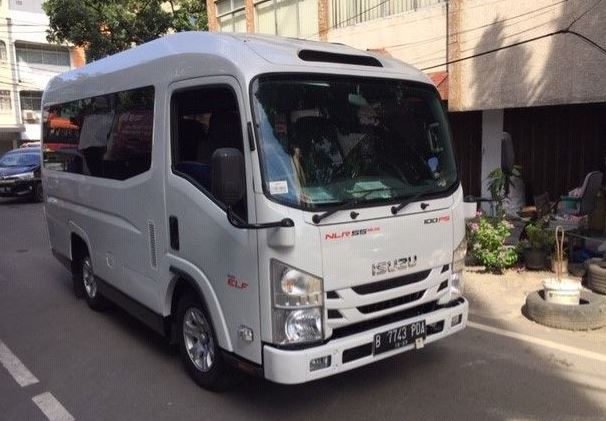 Cara Menyewa Mobil Elf untuk Perjalanan Bisnis
